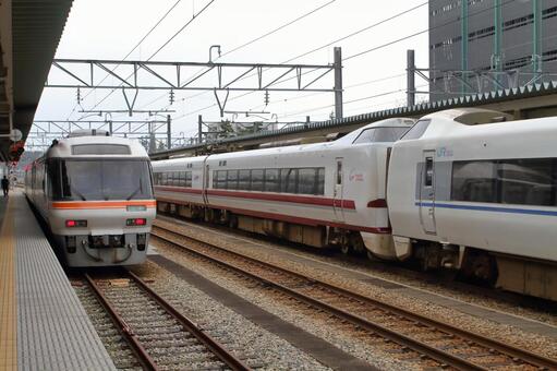 2013年、富山駅仮駅のホーム jr,jr西日本,北越急行の写真素材