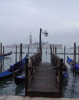 ベネツィアのおしゃれな桟橋 イタリア,ベネツィア,桟橋の写真素材