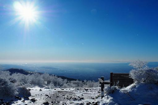 地蔵岳山頂 冬 地蔵岳山頂 冬 赤城山,地蔵岳,レーダーの写真素材