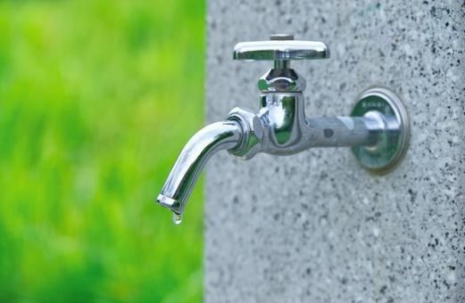 水道・蛇口・垂れるしずく 水道・蛇口・垂れるしずく 水道,水,蛇口の写真素材