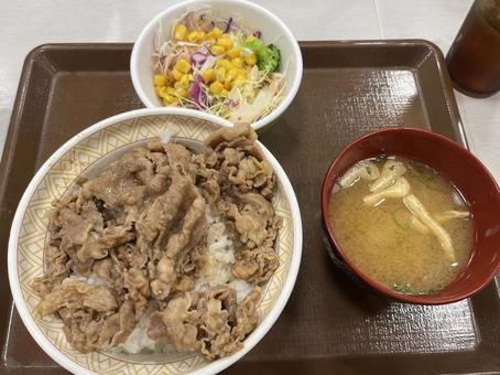 牛丼サラダセット 牛丼サラダセットの写真