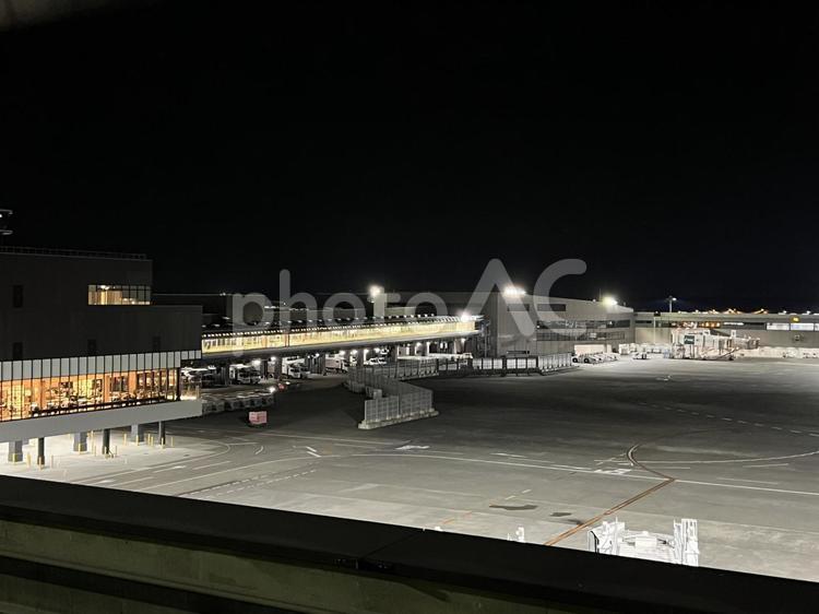 夜の空港ターミナルと駐機場風景 成田,成田空港,第２の写真素材