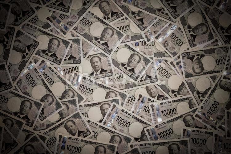 一万円札が敷き詰められたネガティブな画像 ネガティブ,裏金,暗いの写真素材