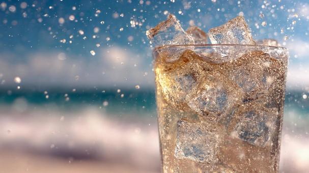 夏の日にぴったり!氷と飲料水 夏の日にぴったり!氷と飲料水の写真