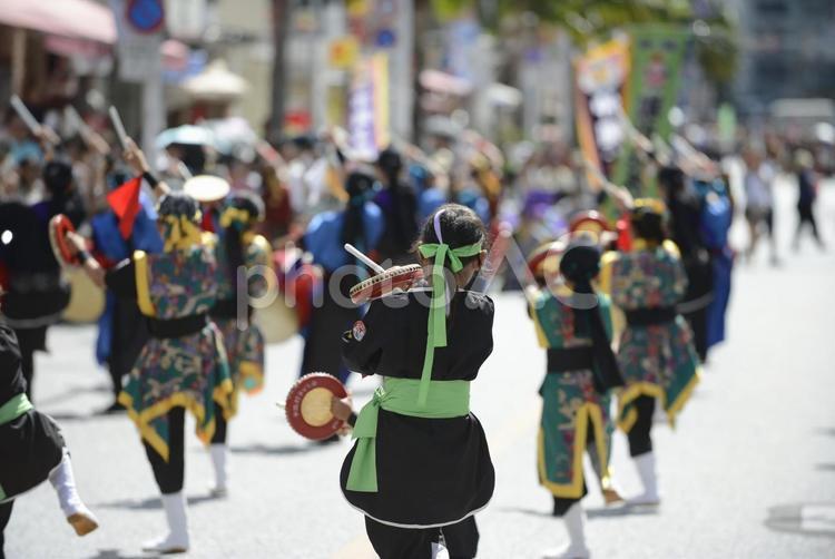 一万人のエイサー踊り隊 一万人のエイサー踊り隊,エイサー,国際通りの写真素材