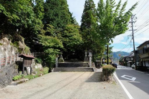 岐阜高山の飛騨山王宮・日枝神社の参道入口 日枝神社,飛騨山王宮,大山咋神の写真素材