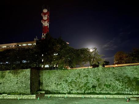 福井城跡 中秋の名月 福井城跡 中秋の名月 福井県,福井城跡,福井県庁の写真素材