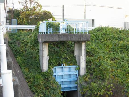 水門（樋管） 樋管,樋門,水門の写真素材