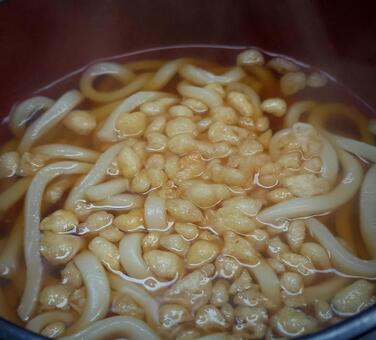 揚げ玉うどん　たぬきうどん うどん,揚げ玉うどん,たぬきうどんの写真素材