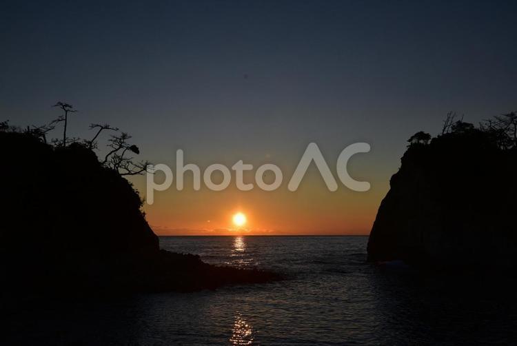 高戸小浜海岸の日の出 日の出,朝焼け,朝景の写真素材