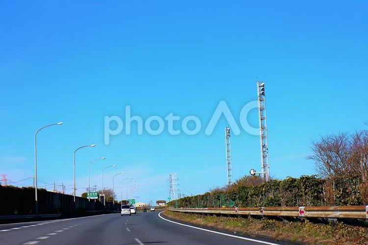 二種類の街路灯　東名高速道路 街路灯,並ぶ,等間隔の写真素材