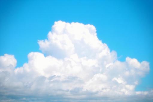 真夏の入道雲 真夏の入道雲の写真