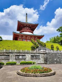 成田山新勝寺 西洋庭園から見る平和大塔 成田山新勝寺 西洋庭園から見る平和大塔 成田山,新勝寺,平和大塔の写真素材