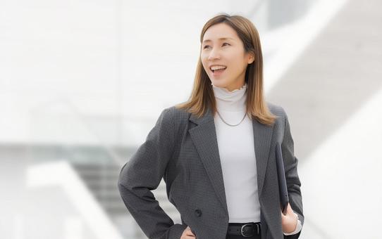 笑顔の女性・ビジネスウーマン 女性,笑顔,微笑むの写真素材