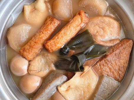 鍋の中の手づくりおでん おでん,料理,手料理の写真素材