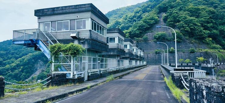 三保ダム~管理事務所~ 三保ダム~管理事務所~ 空,曇り,くもりの写真素材