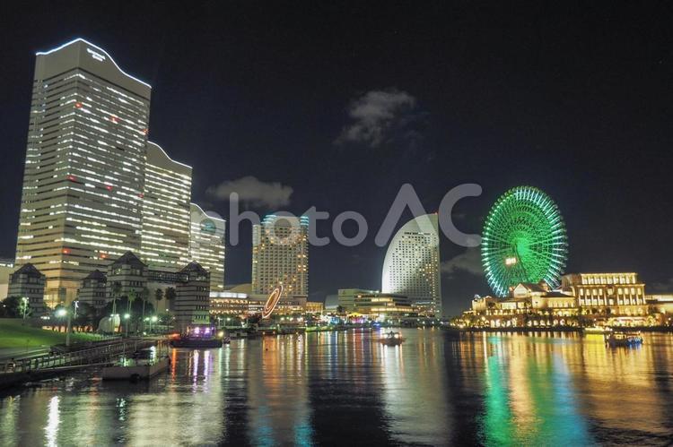 みなとみらい　夜景 みなとみらい,夜景,コピースペースの写真素材
