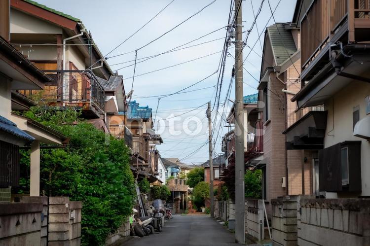 ［街角スナップ］東京郊外｜古い住宅街 住宅街,古い住宅街,戸建の写真素材