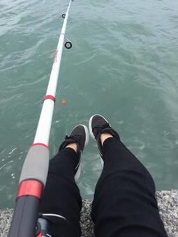 海を眺めながら楽しむ堤防釣り 釣り,海,釣り竿の写真素材