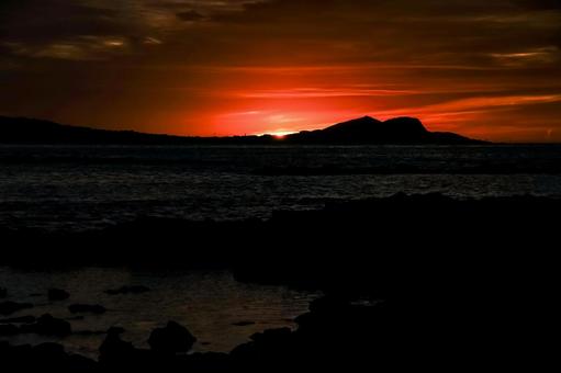 <Goto> Fiery coastal scenery at dawn, JPG