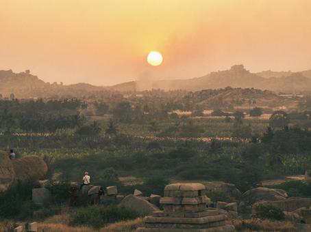 ヘーマクータの丘　夕日の写真