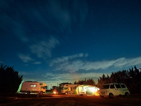 Image of auto camping under the starry sky in winter, camp, night view, starry sky, JPG