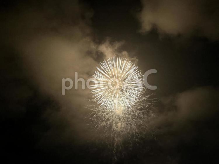 打ち上げ花火 花火,打ち上げ,打ち上げ花火の写真素材