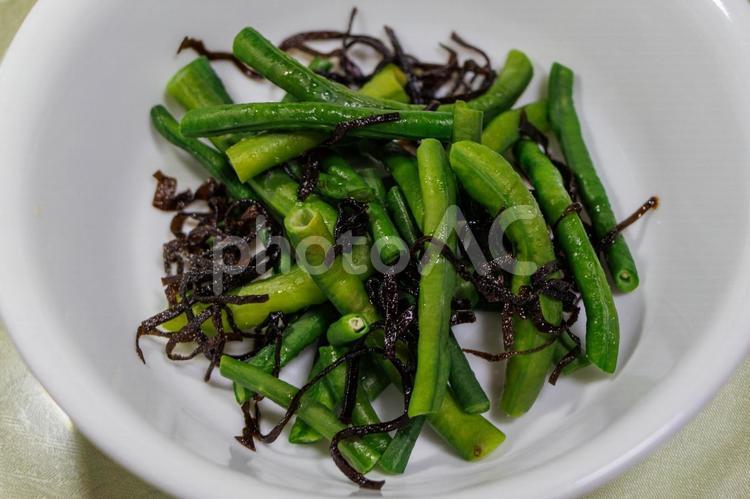 素朴な自家製のインゲンと昆布の和物 食べ物,料理,野菜の写真素材