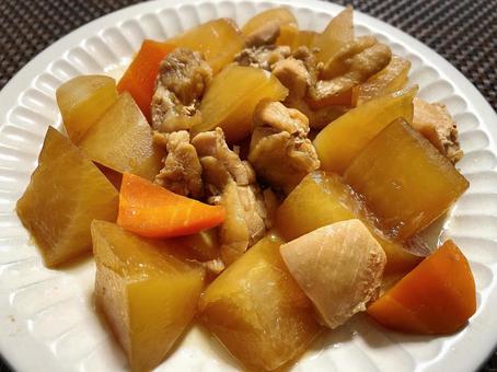 大根人参と鶏肉の煮物 大根人参と鶏肉の煮物 手料理,料理,大根の写真素材