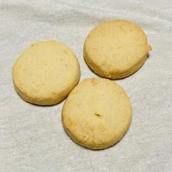 米粉クッキー3枚 米粉クッキー3枚 米粉,クッキー,焼き菓子の写真素材