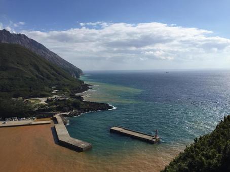 薩摩硫黄島(三島村)の港と海 薩摩硫黄島(三島村)の港と海 海,港,薩摩硫黄島の写真素材