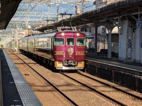 乗り物 鉄道,線路,ホームの写真素材
