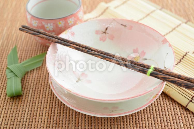 和風の皿とお箸 お皿,器,食器の写真素材