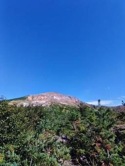 登山道からの一切経山 登山道からの一切経山 一切経山,福島,自然の写真素材