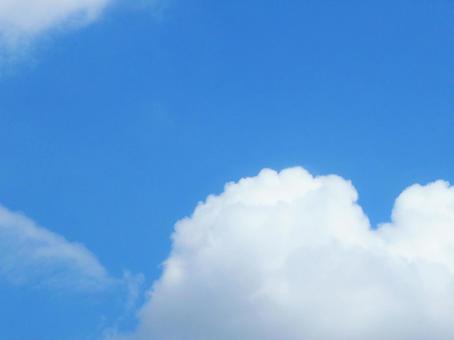 青空と白い雲の写真