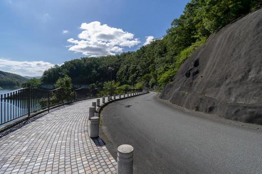 カーブする道の写真