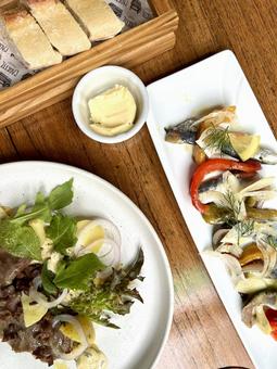 ランチの前菜 オシャレ,レストラン,飴色玉ねぎの写真素材