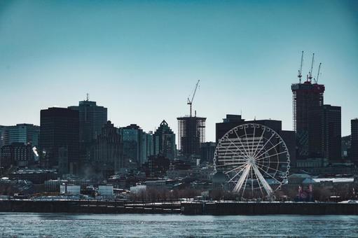 モントリオールの観覧車と都市景観 モントリオールの観覧車と都市景観 モントリオール,カナダ,観覧車の写真素材