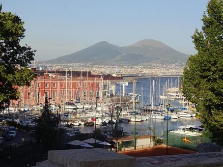 イタリア 港と山 イタリア 港と山 イタリア,海,船の写真素材