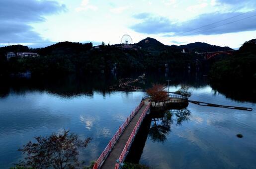 湖と橋 湖と橋の写真