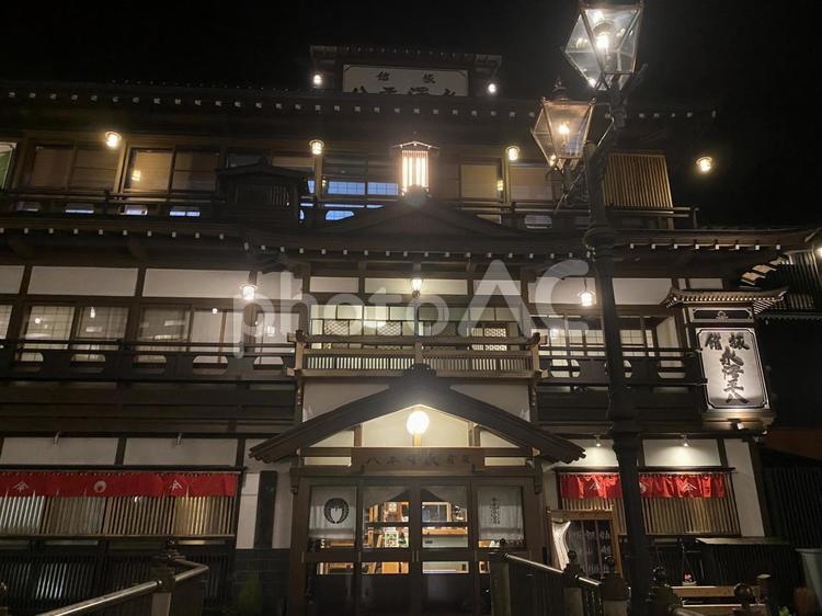 旅館 長澤平八 銀山温泉,温泉街,聖地の写真素材