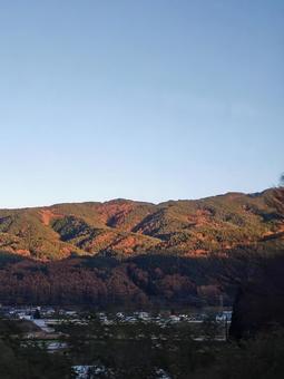秋里山の夕暮　 山,自然,アウトドアの写真素材