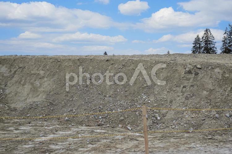 造成中の土地と青空1 土地,造成地,工事現場の写真素材