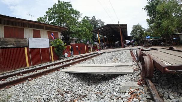 終点 タイの田舎の駅 終点 タイの田舎の駅 線路,レール,電車の写真素材