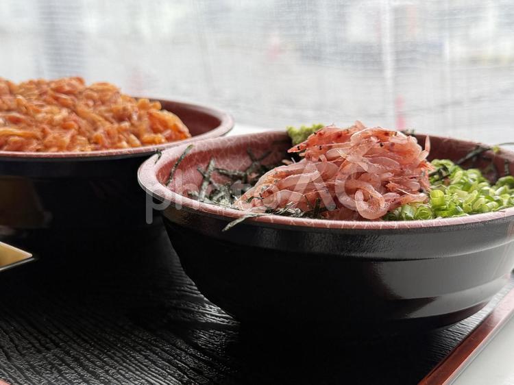 桜エビの丼ぶり 食べ物,ごはん,ランチの写真素材
