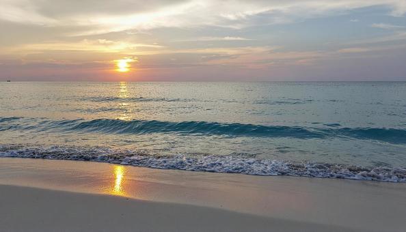 サンセットビーチ 南国の夕景 サンセットビーチ 南国の夕景の写真