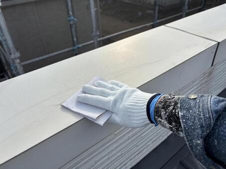 笠木のケレン作業 屋根,塗装,ケレンの写真素材