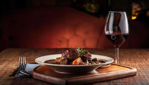 赤ワインとビーフシチュー ビーフシチュー,シチュー,赤ワインの写真素材