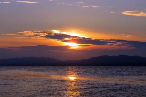 夏の宍道湖の夕景・夕日 夏の宍道湖の夕景・夕日の写真