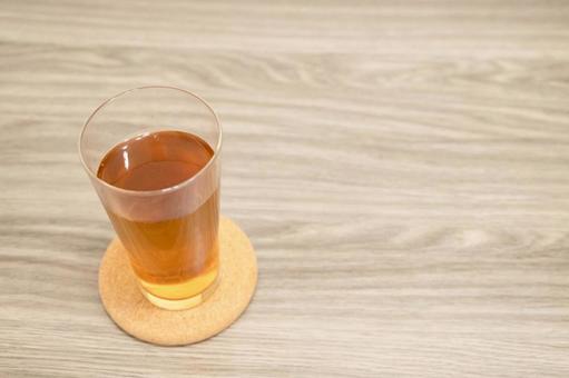 コップに入った麦茶 コップに入った麦茶 麦茶,コップ,お茶の写真素材